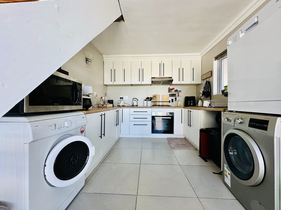 5 Bedroom Property for Sale in Onrus Western Cape
